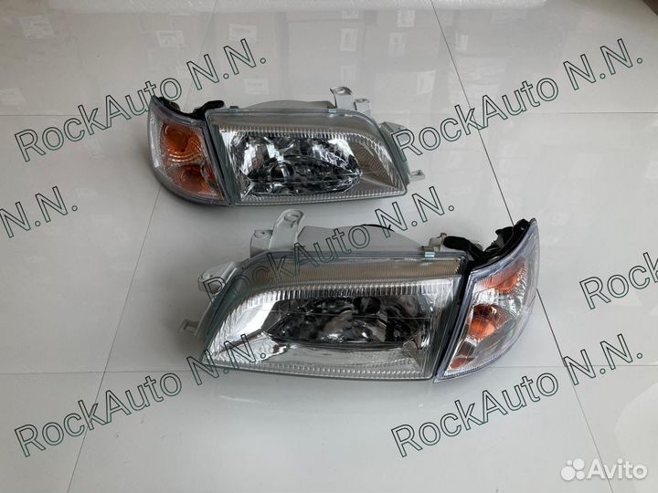 Комплект фар Toyota Caldina (1992-1996)