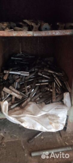 Токарное оборудование, резцы, свёрла и т.д