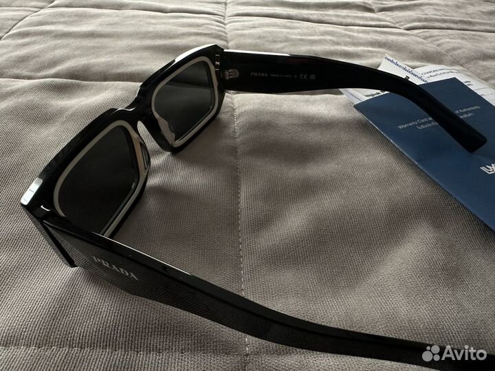 Новые, оригинальные очки Prada