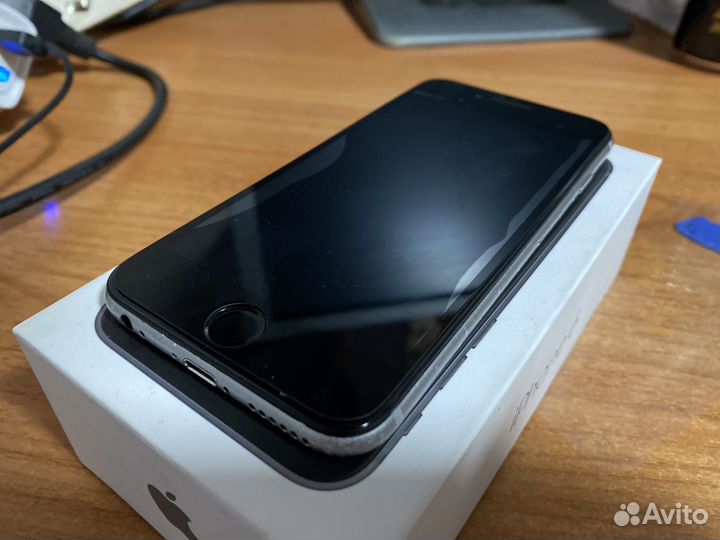 Телефон iPhone 6