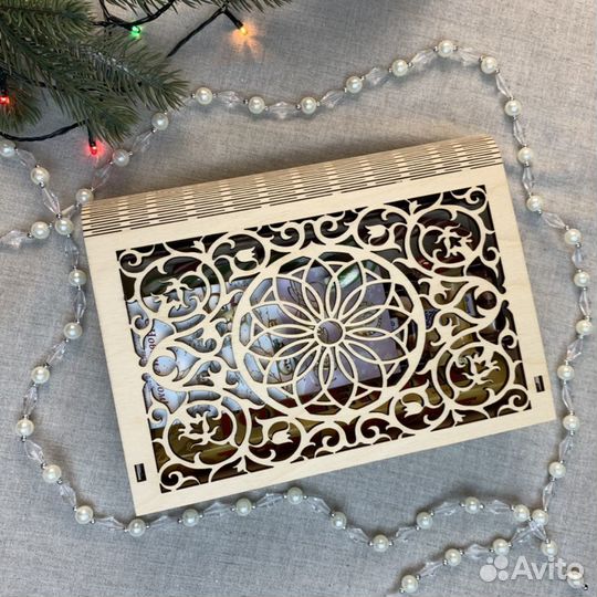 Деревянная шкатулка книжка резная