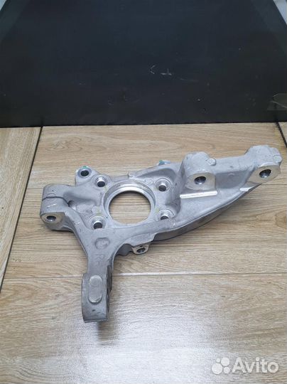 Кулак передний правый Hyundai Tucson 4