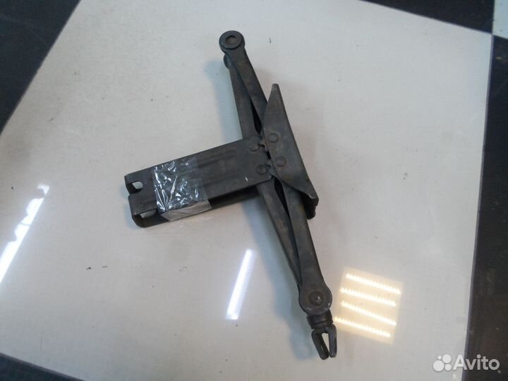 Домкрат японский 850 кг высокой платформой