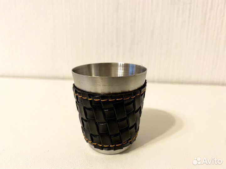 Фляжка и стопки - подарочный набор