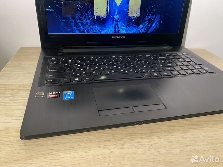 Lenovo i7/r5 m330/8GB/1000GB