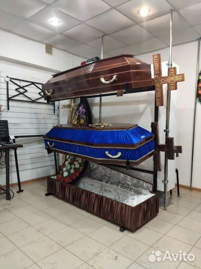 Гробы.Венки.Кресты. Транспорт