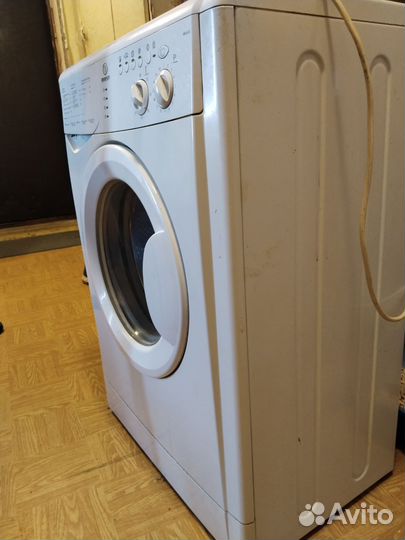 Стиральная машина бу indesit