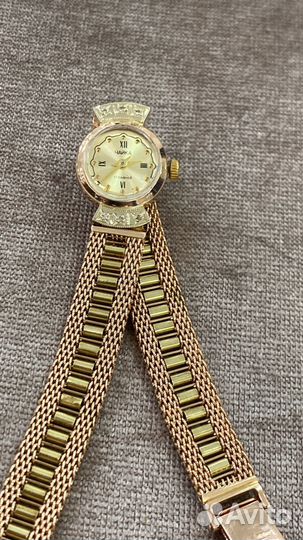 Наручные часы с бриллиантами