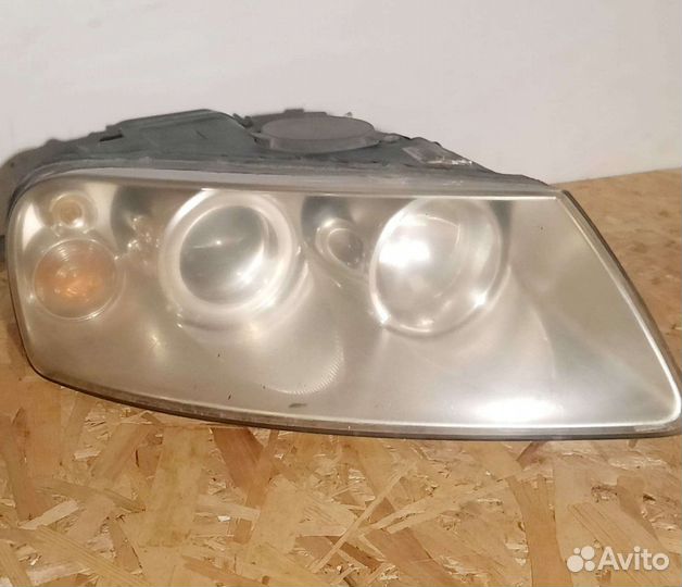 Фара передняя правая Volkswagen Touareg 1