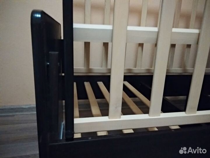 Детская кроватка трансформер с маятником