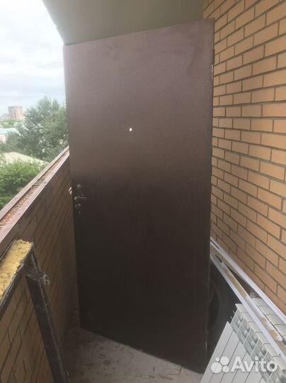 Дверь входная металлическая от застройщика
