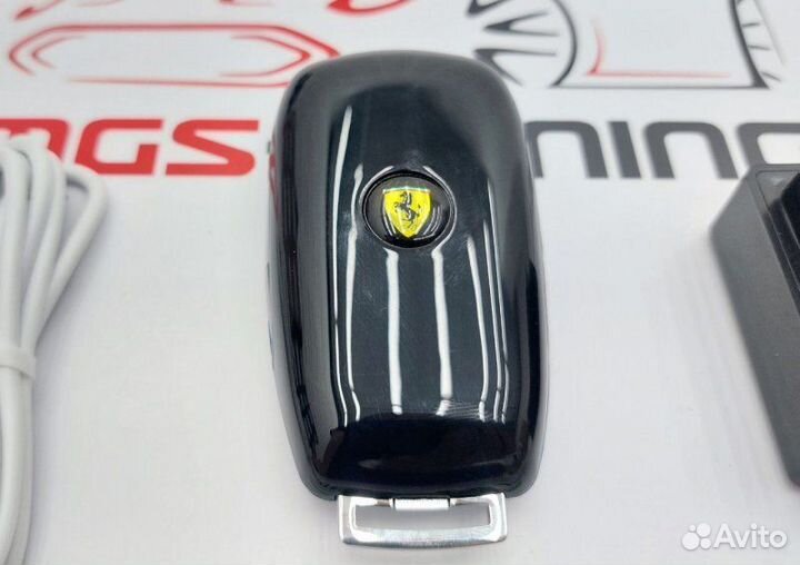 Смарт ключ Ferrari дизайн Mercedes серебристый