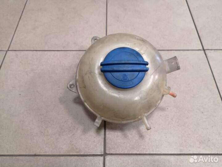 Расширительный бачок volkswagen 7H0121407C