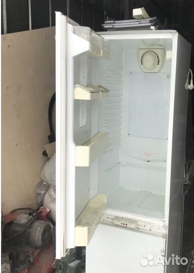 Холодильник встроенный Аристон, посудомойка Бош