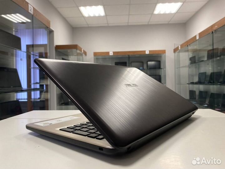 Ноутбук Asus (мало б/у) для средних игр