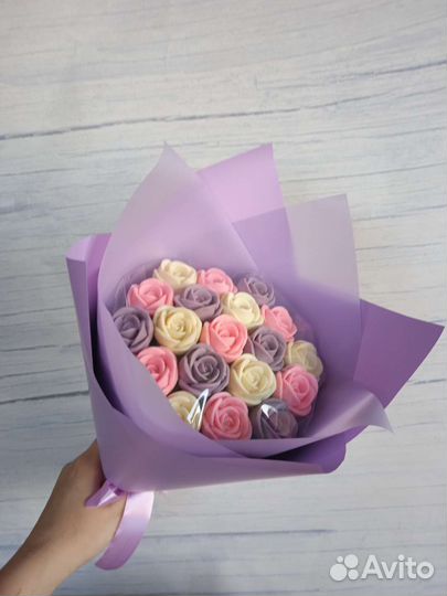 Шоколадные розы сладкий подарок букет