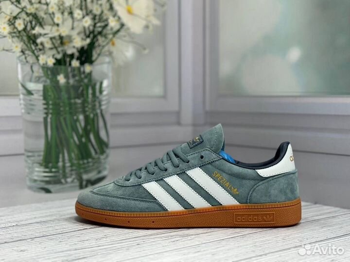 Кроссовки adidas spezial