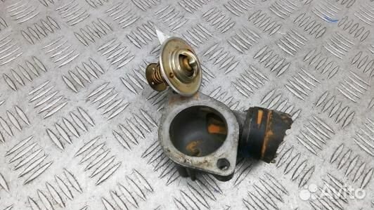 Корпус термостата бензиновый saab 9-5 YS3E (10V44B