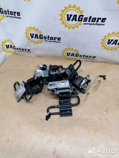 Петли двери Audi A6 C6 2007