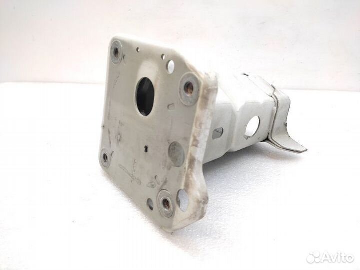 Кронштейн усилителя бампера передний левый Volvo
