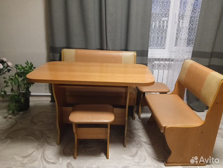 Кухонный уголок бу. Кухонный стол+ сиденья