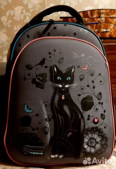 Рюкзак для девочки в школу