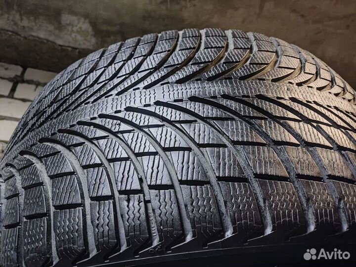 Michelin Latitude Alpin LA2 265/40 R21 и 295/35 R21 105V