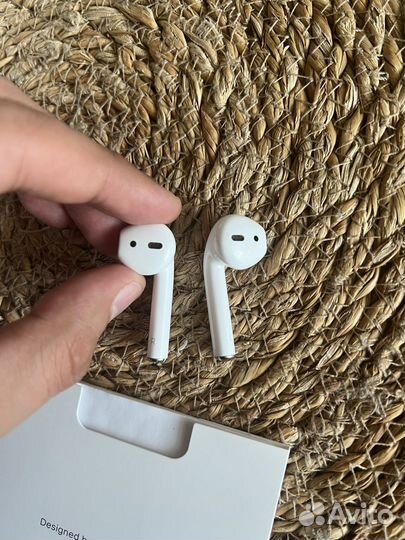 AirPods 1-го поколения оригинал