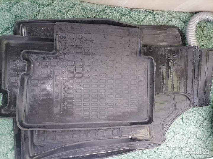 Автомобильные коврики резиновые
