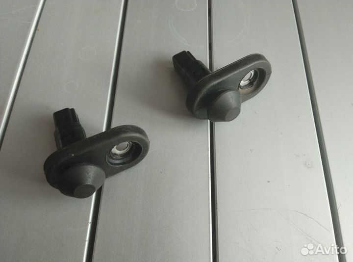 Концевик двери Toyota Corolla E150 королла 2013г