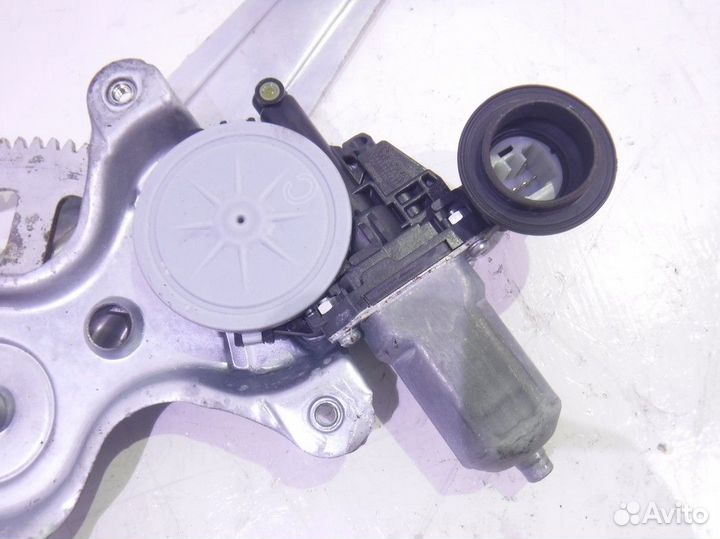 Стеклоподъемник электрический задний левый