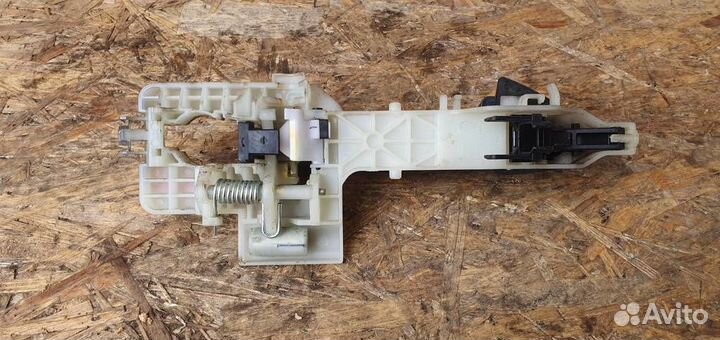 Ручка двери передней наружная левая Kia Sportage