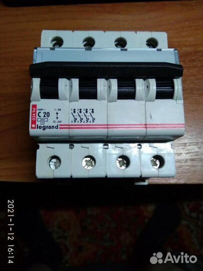 Автоматический выключатель Legrand