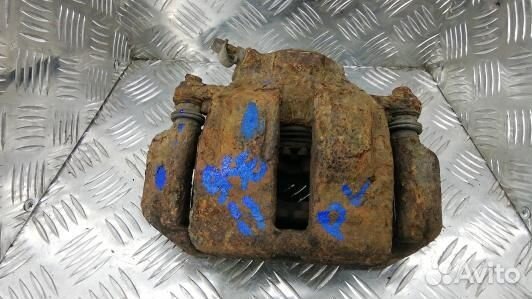 Суппорт тормозной передний левый mercedes benz C-c