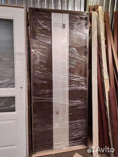 Двери на 80см с коробкой шпон, эмаль с витрины