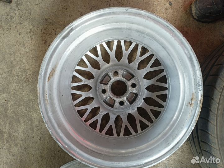 R15 4,100 italia mim