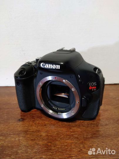 Зеркальный фотоаппарат canon EOS Rebel T3i