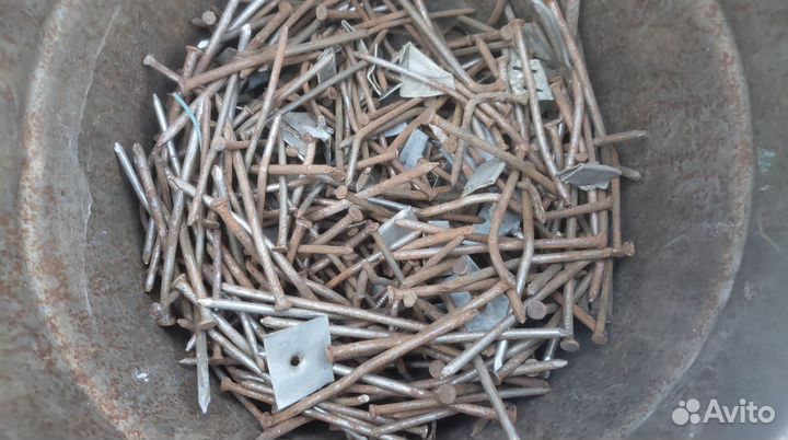 Гвози и саморезы