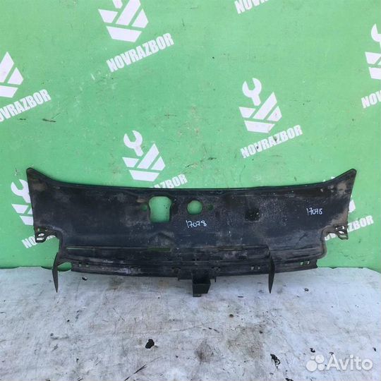 Решетка радиатора Рено Клио 2 Симбол