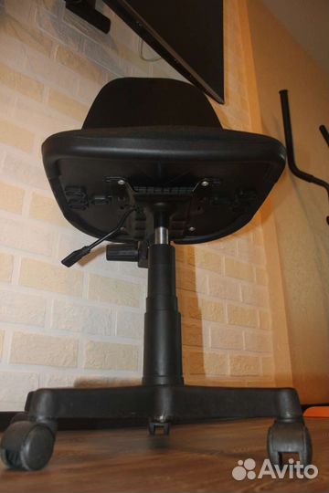 Компьютерное кресло