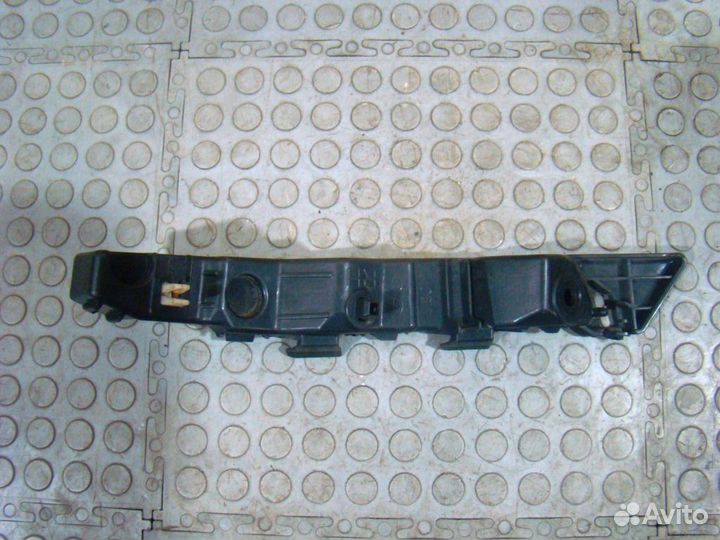 KIA Sportage 3 Кронштейн переднего бампера правый