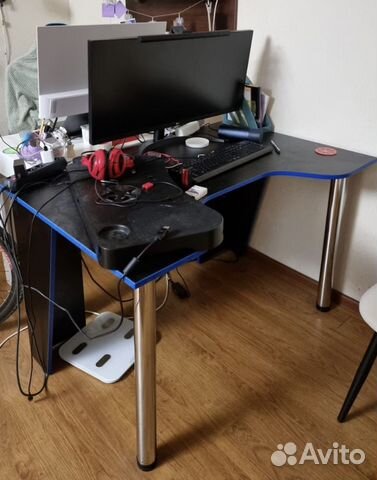 Игровой компьютерный стол