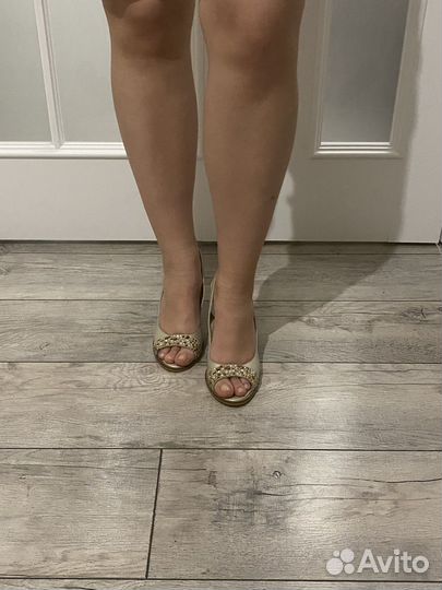 Босоножки женские 38 размер бежевые