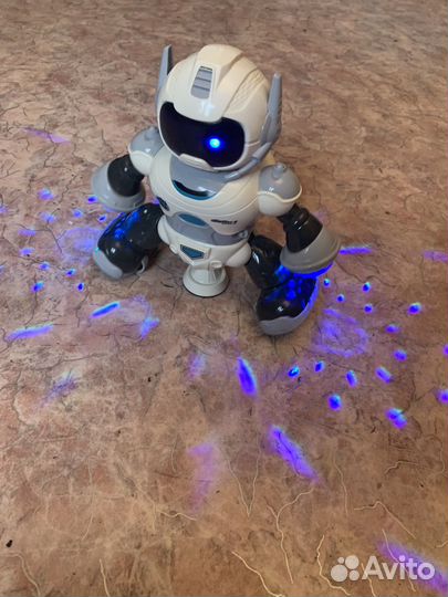 Игрушка робот