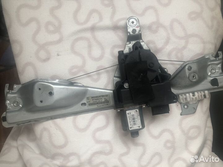 Стеклоподьемник левый задний peugeot 308