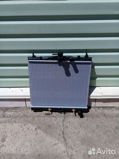 Радиатор Nissan March K12 / Cube / Note АКПП