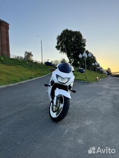 Honda cbr f4