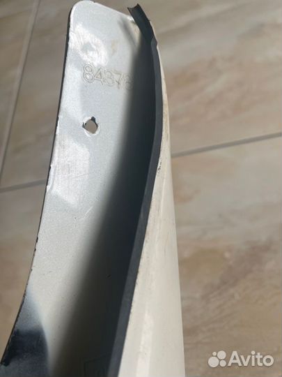 Брызговик задний правый Chevrolet Tahoe Gmt900 С