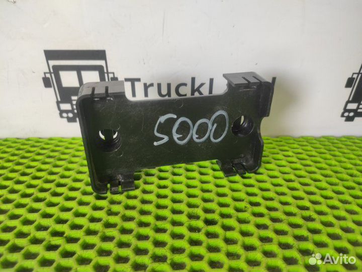 Кронштейн пульта управления пневмоподвеской Man