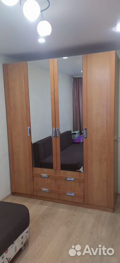 Шкаф распашной с зеркалом бу